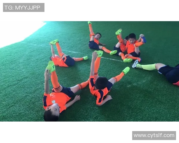 足球球星与孩子们的梦想之旅共鸣:传递激情与希望的温暖时刻